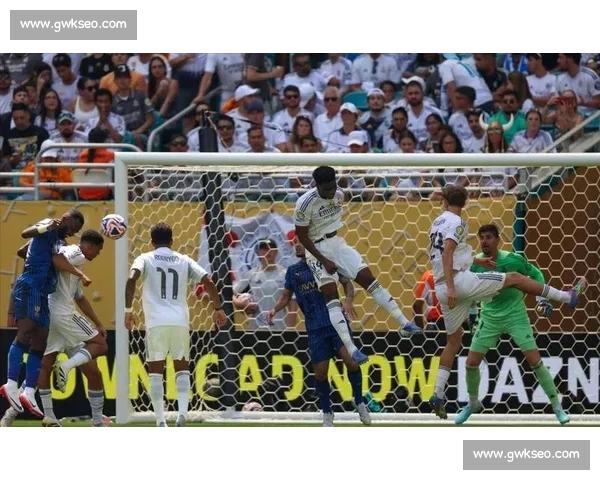 高清足球比赛全程回放精彩瞬间深度解析与战术呈现球员表现集锦赛场氛围